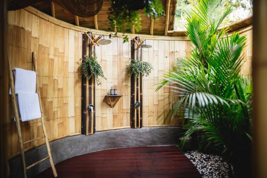 The Nude House Villa Selat Bagian luar foto