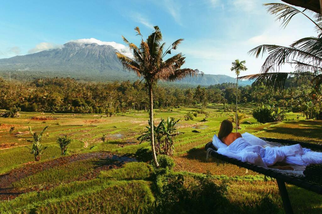 The Nude House Villa Selat Bagian luar foto