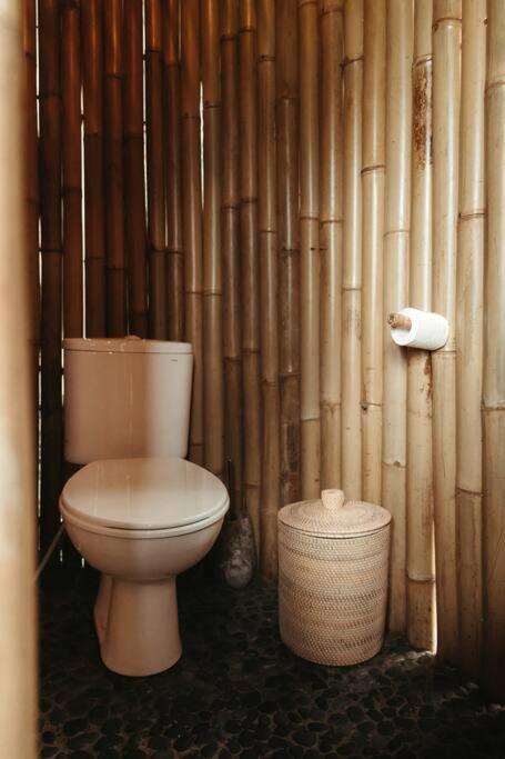 The Nude House Villa Selat Bagian luar foto