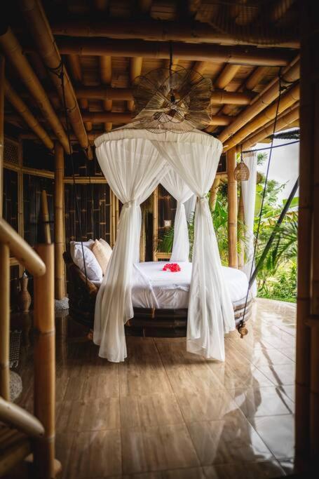 The Nude House Villa Selat Bagian luar foto