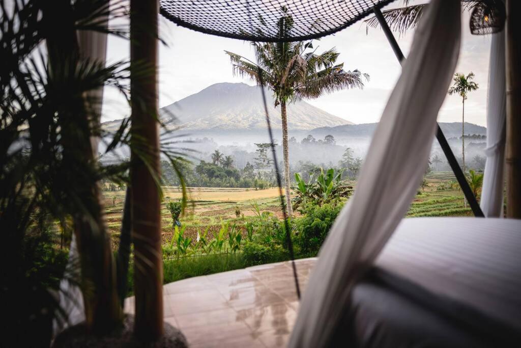 The Nude House Villa Selat Bagian luar foto